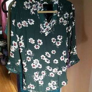DR2 green floral top